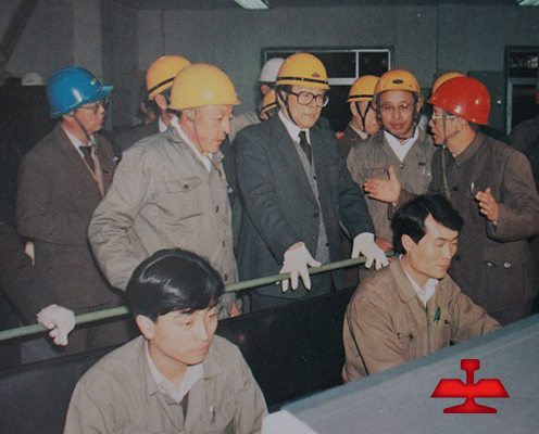 1959年毛泽东同志亲切接见全国著名劳动模范、足球胜负预测
老英雄孟泰